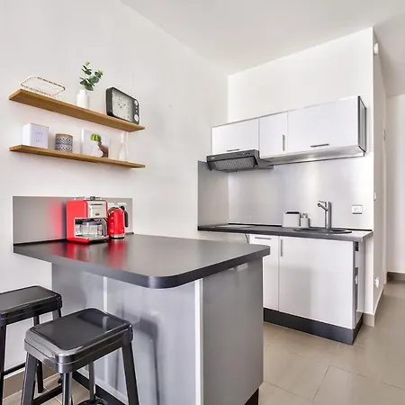 Apartment Beautiful Sunny Studio * Carre D'or*